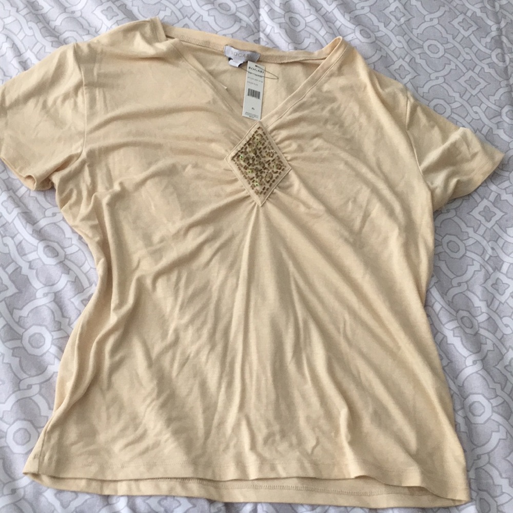 Beautiful v neck Top! - Picture 2 of 3